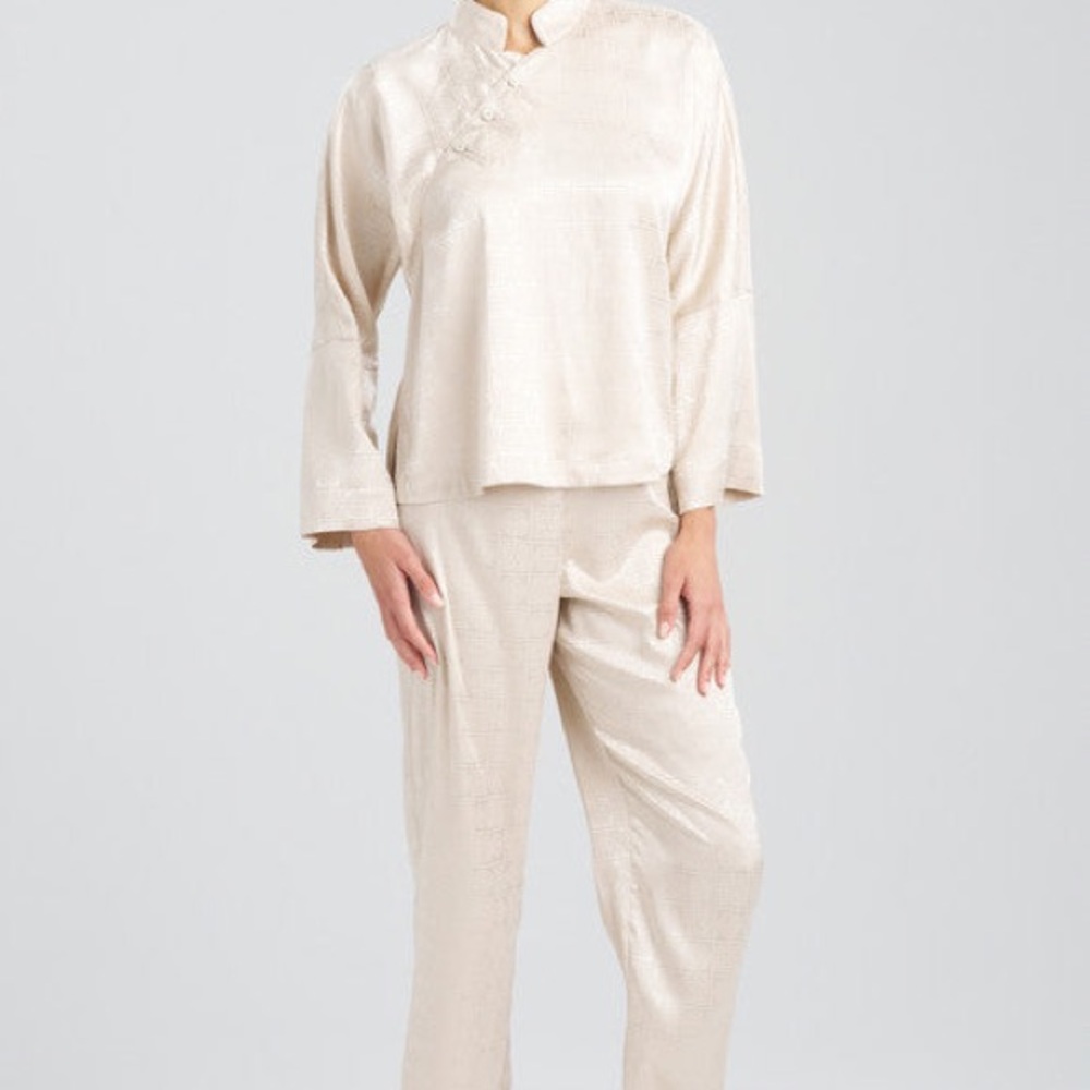 Natori Cream Patterned Garment and top  set